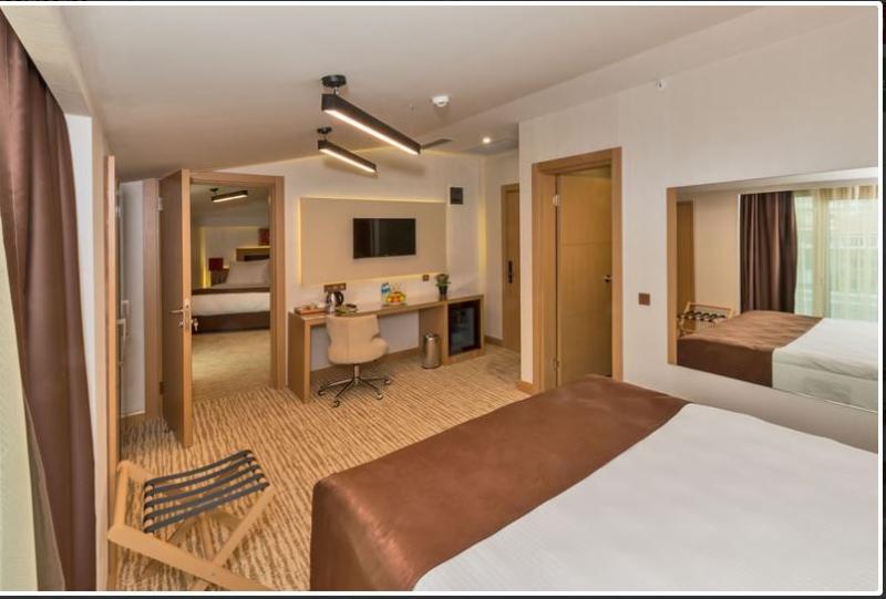 Hotel Boursier 1 & 4*